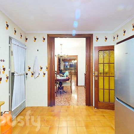 Lovely Bedroom In A Shared Apartment In The Center Of Alicante Buitenkant foto