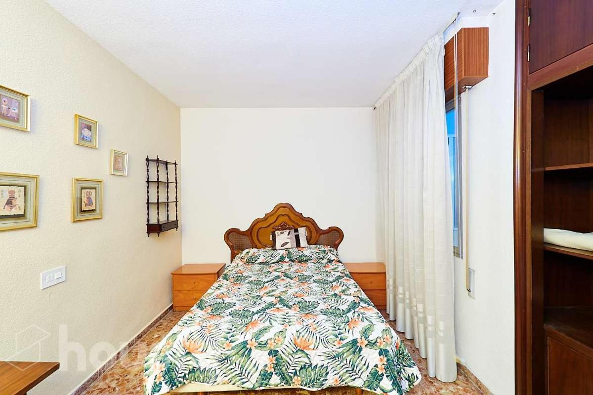 Lovely Bedroom In A Shared Apartment In The Center Of Alicante Buitenkant foto