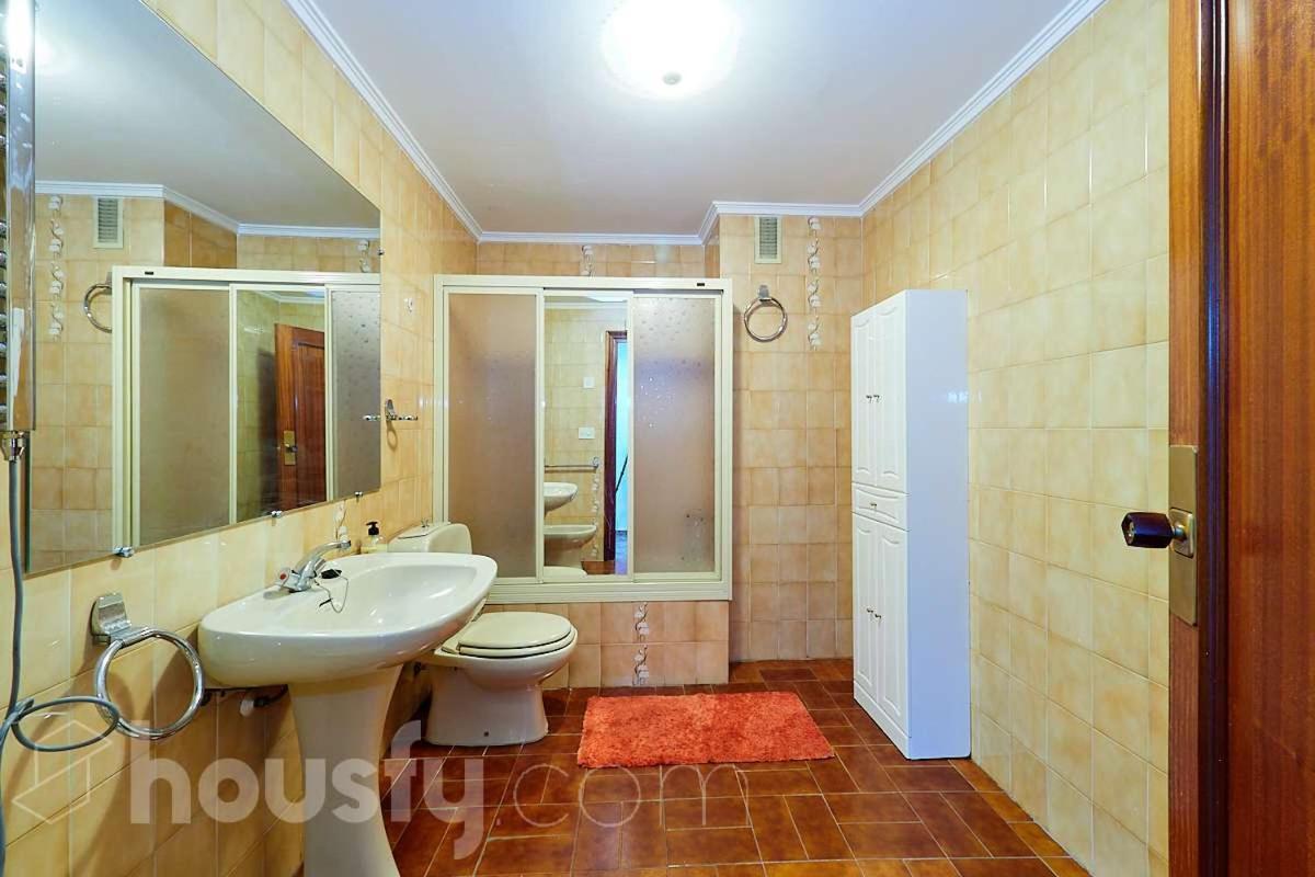Lovely Bedroom In A Shared Apartment In The Center Of Alicante Buitenkant foto